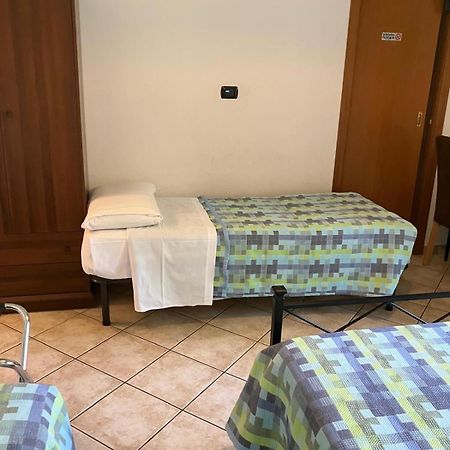 La Terrazza Hotel Peschiera del Garda Luaran gambar
