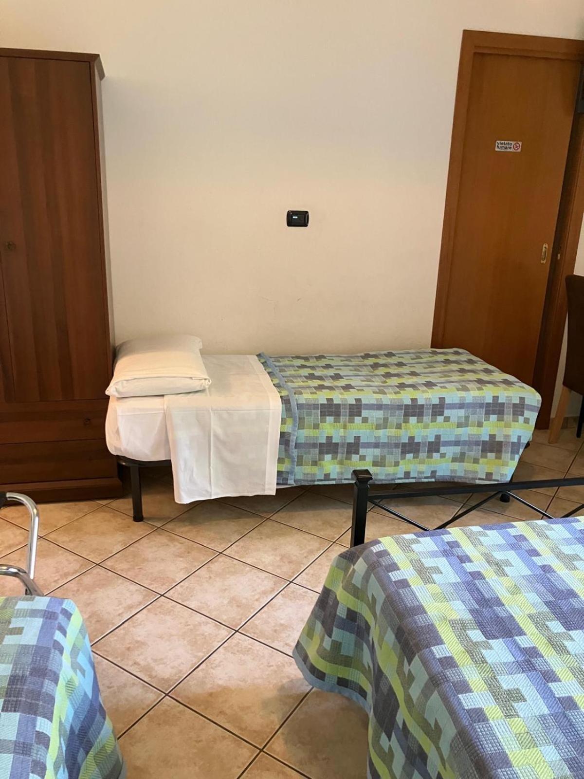 La Terrazza Hotel Peschiera del Garda Luaran gambar