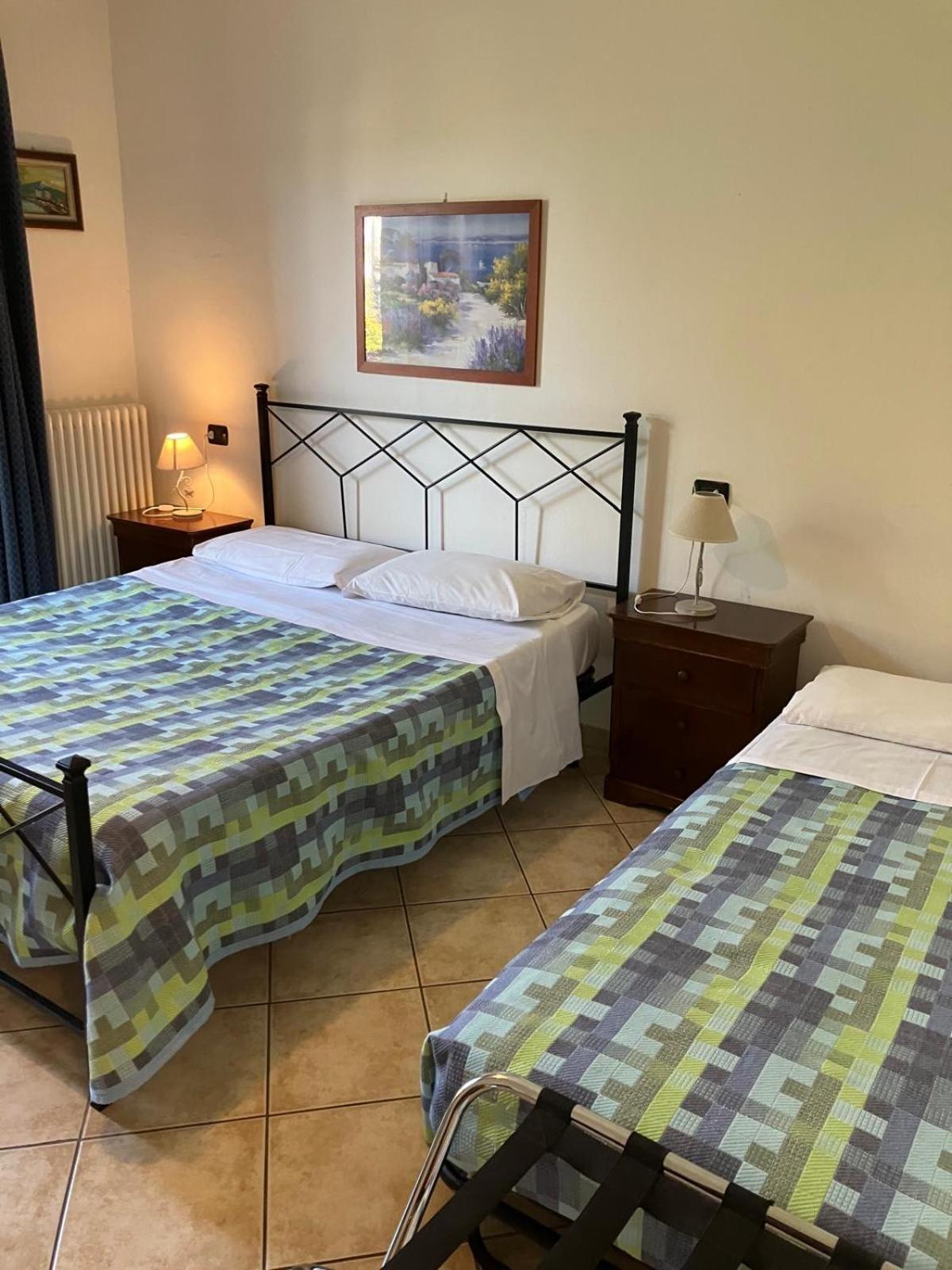 La Terrazza Hotel Peschiera del Garda Luaran gambar