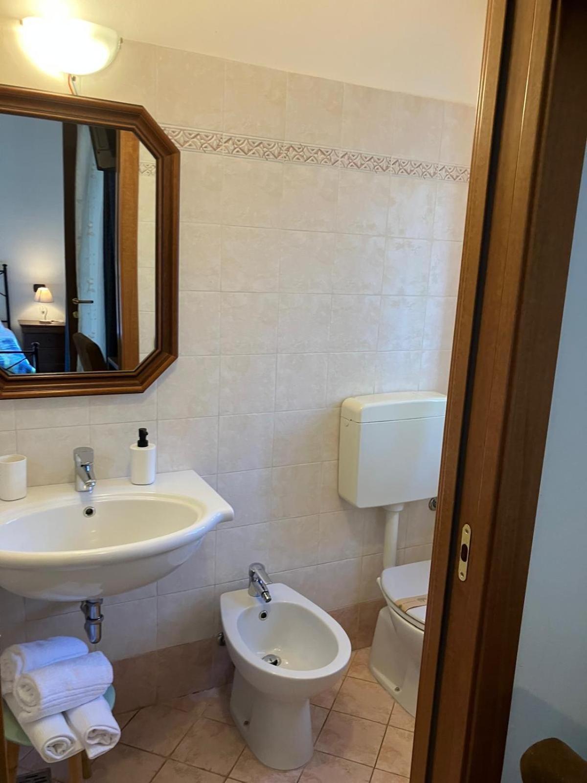 La Terrazza Hotel Peschiera del Garda Luaran gambar
